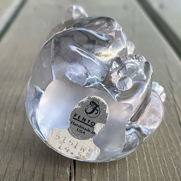 Vintage Fenton May Birthstone Clear Art Glass Heart Bear Figurine Paperweight - Picture 7 of 9